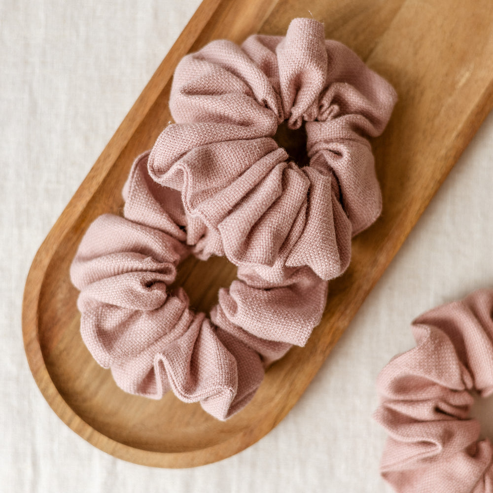 Wide Scrunchie / Blush Linen