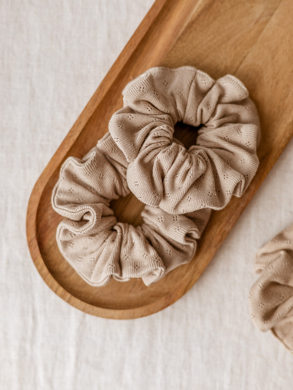 Wide Scrunchie / Pointoille Beige