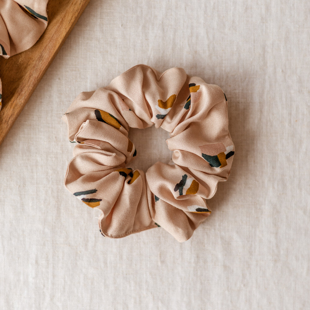 Wide Scrunchie / Powder Abstract