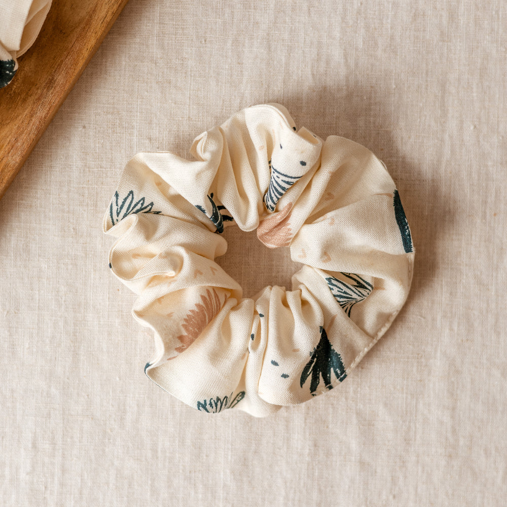 Wide Scrunchie / Palmetto Ivory