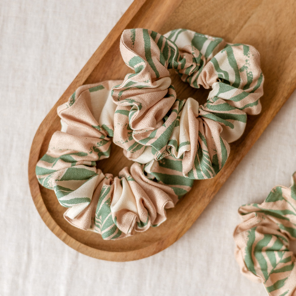 
                      
                        Wide Scrunchie / Olive & Powder Palms
                      
                    