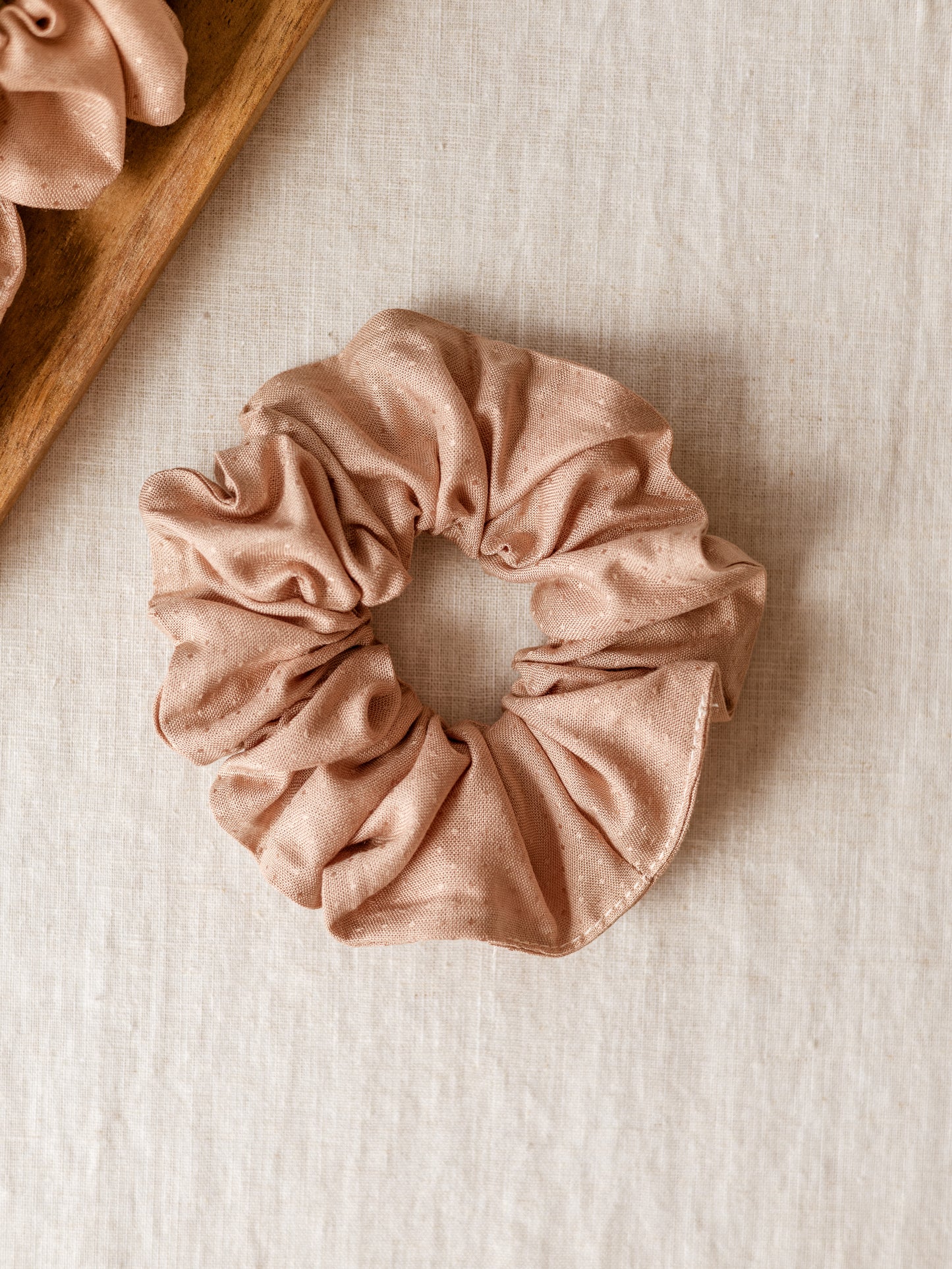 Wide Scrunchie / Powder
