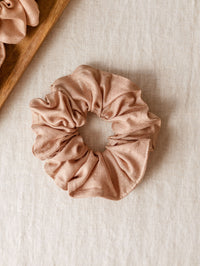 Wide Scrunchie / Powder