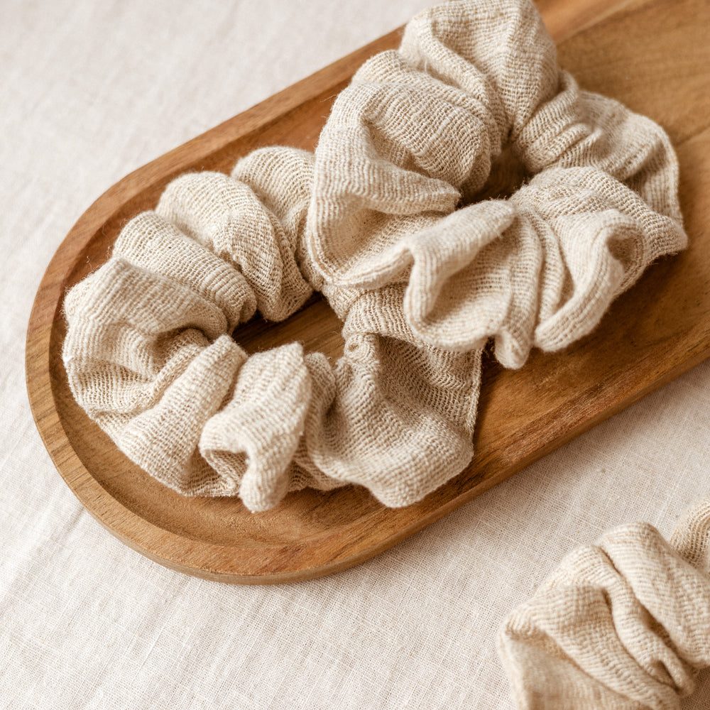 
                      
                        Wide Scrunchie / Gauze - Sand
                      
                    
