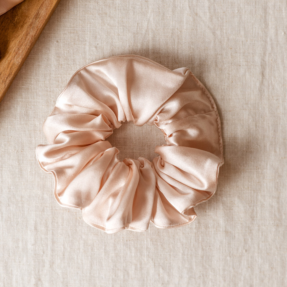 Wide Scrunchie / Silk - Blush