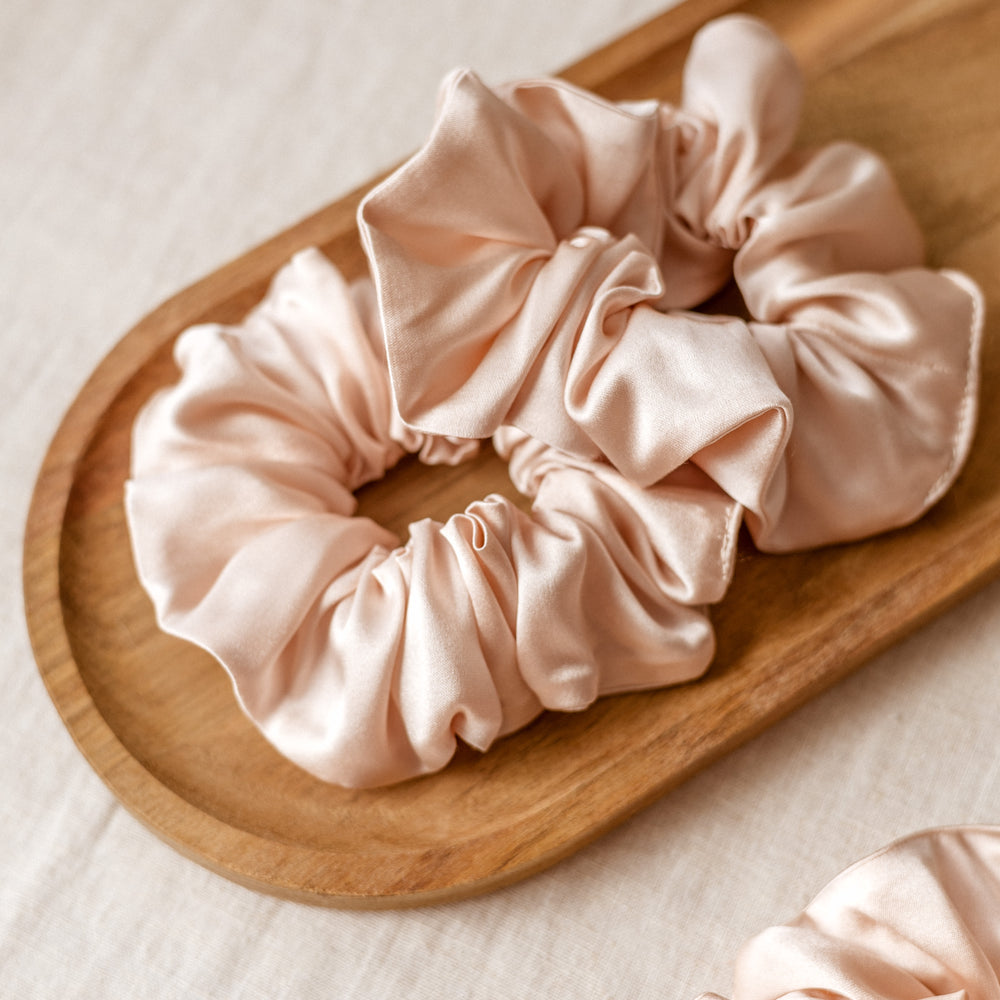 
                      
                        Wide Scrunchie / Silk - Blush
                      
                    