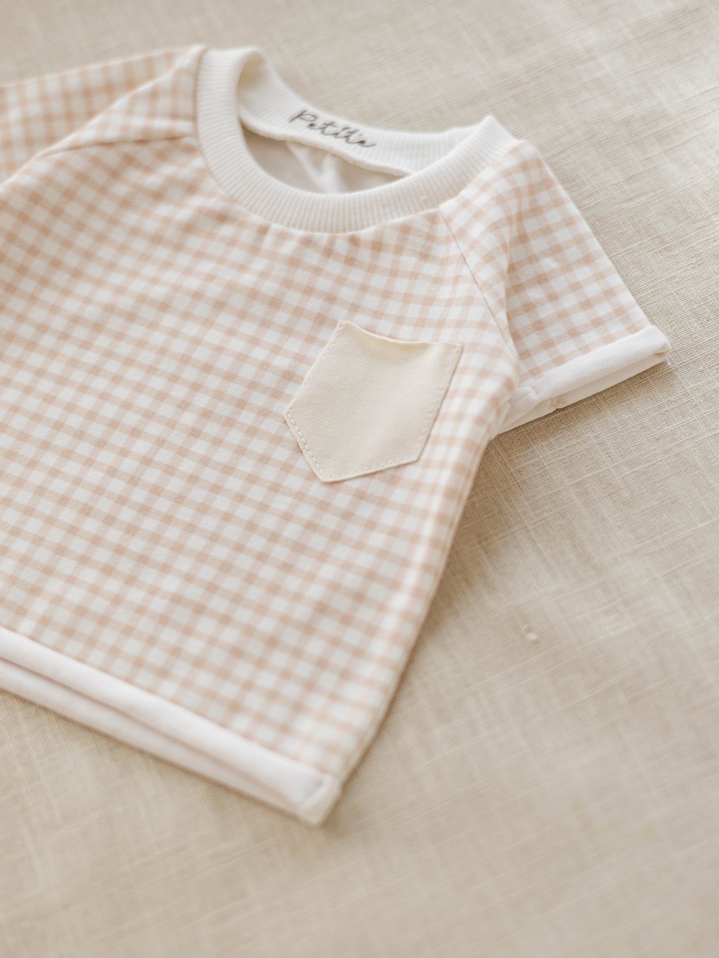 Baby t-shirt / tiny checkers - powder