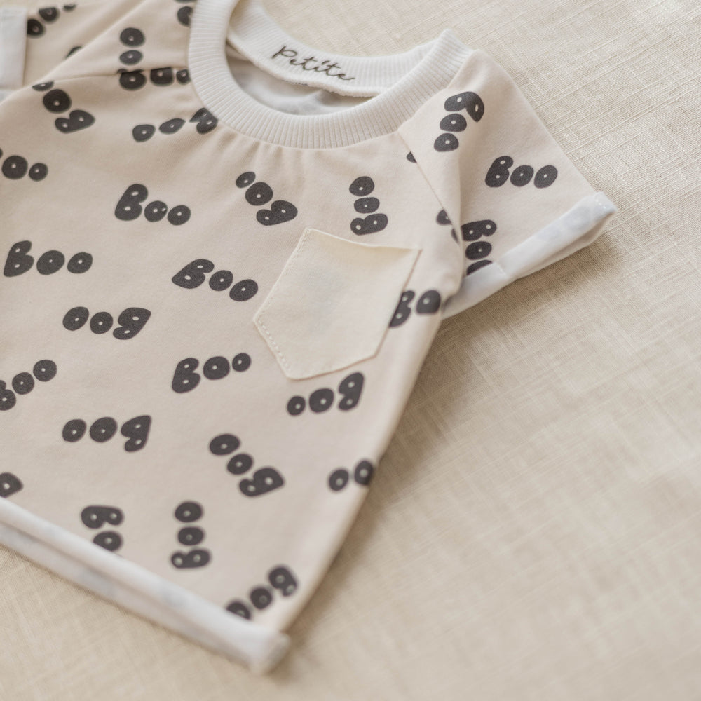 
                      
                        Baby t-shirt / boo - stone
                      
                    