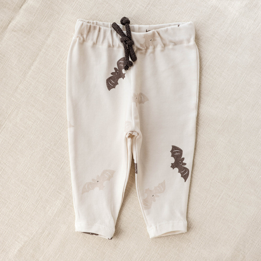 
                      
                        Baby leggings / beige bats
                      
                    