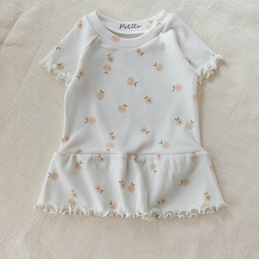 
                      
                        Girly t-shirt dress / sweet peaches
                      
                    