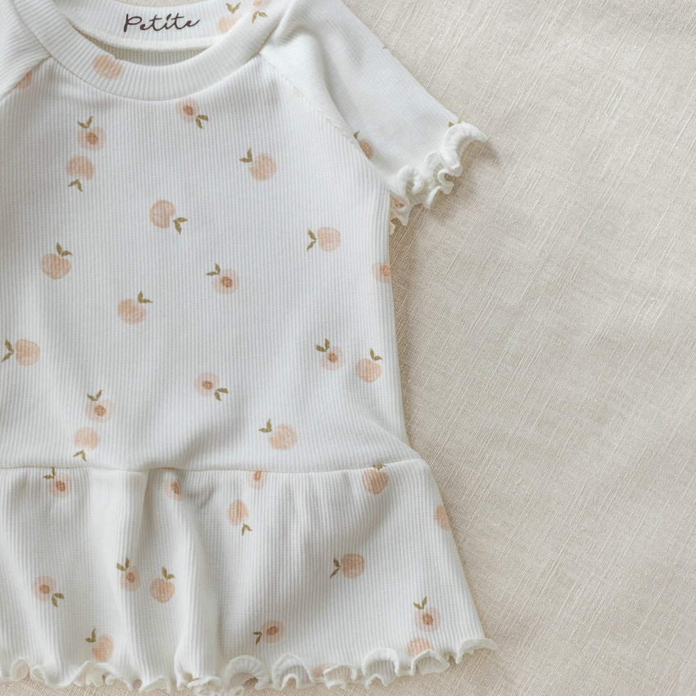 
                      
                        Girly t-shirt dress / sweet peaches
                      
                    