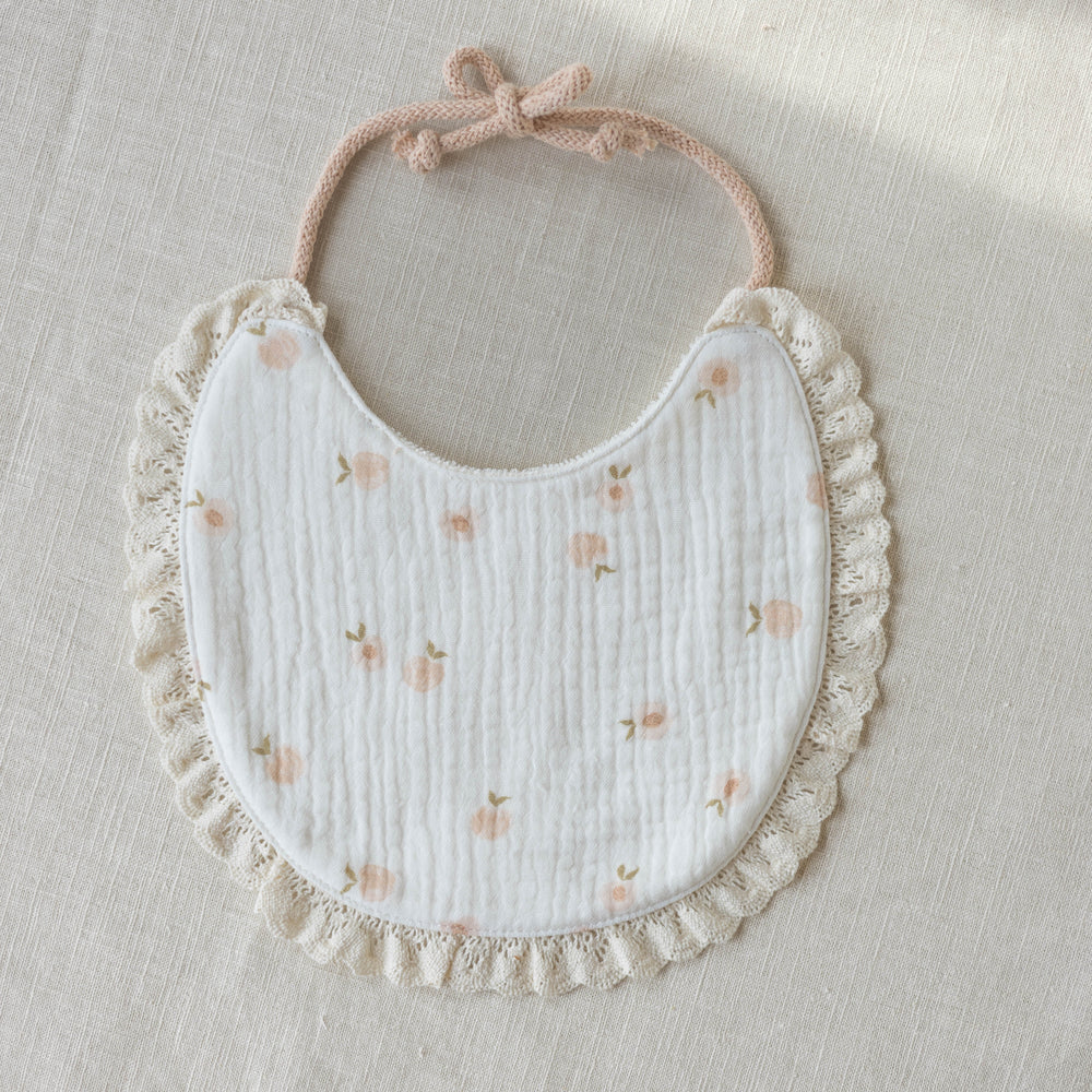 Baby bib / sweet peaches