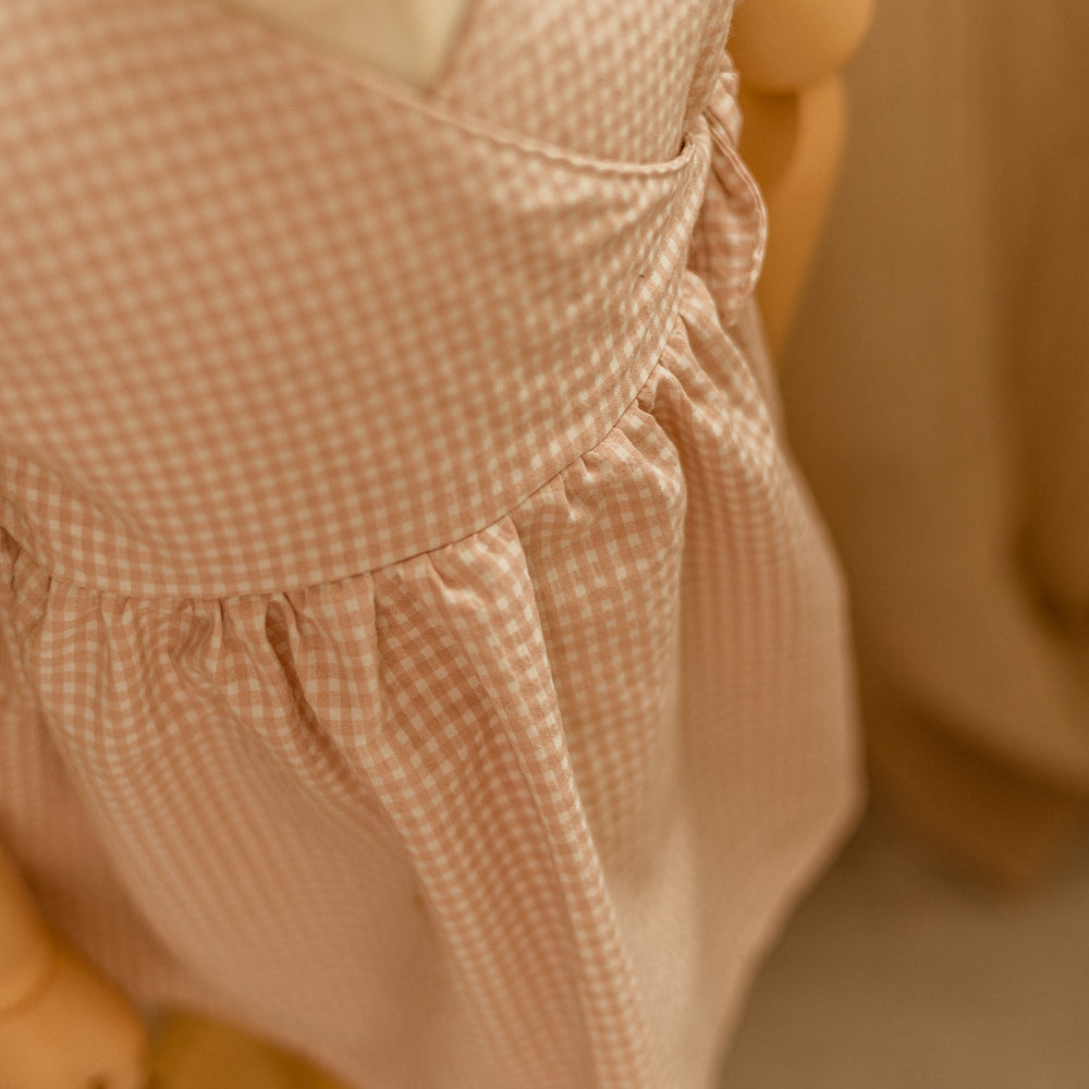 
                      
                        Aurelie obleka / Blush Checkers
                      
                    