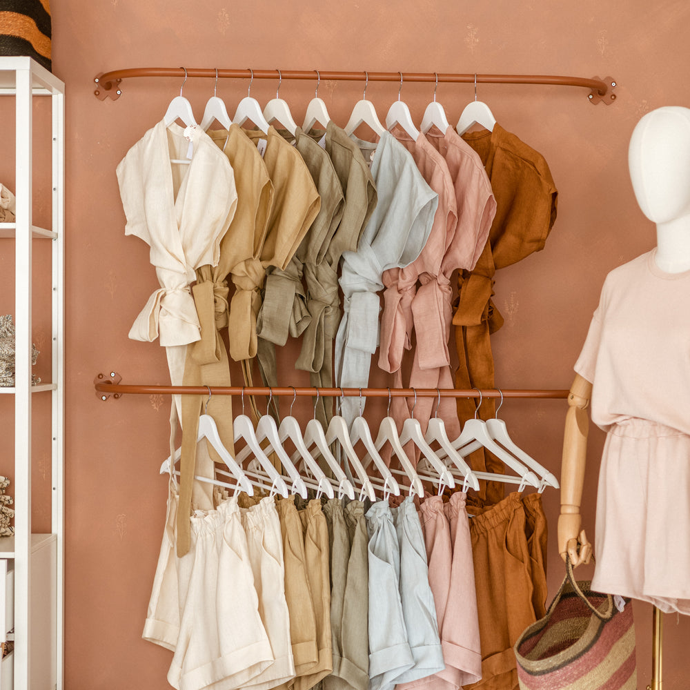 
                      
                        *Poppy shorts / Linen
                      
                    