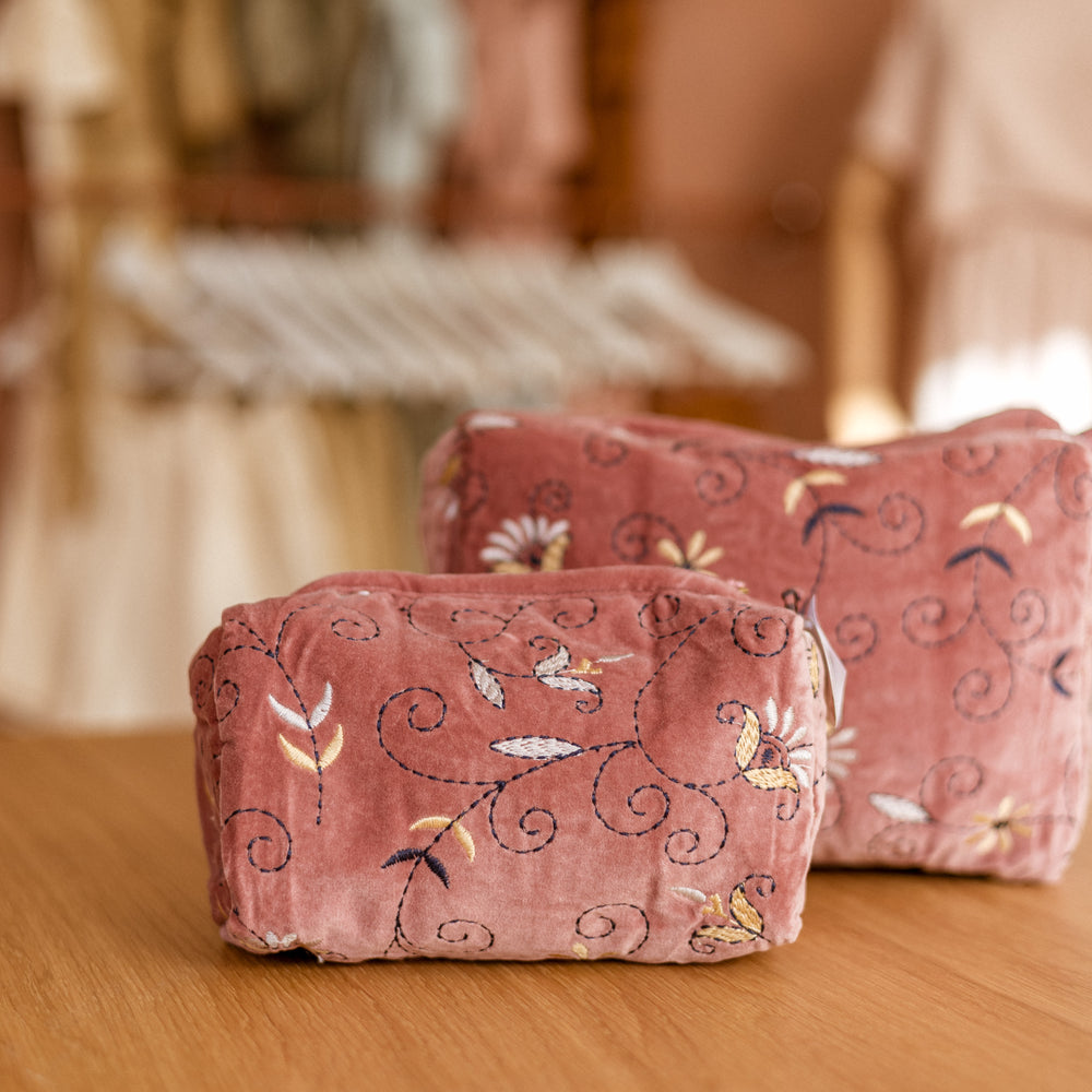 Makeup bag / Embroidered Dusty rose