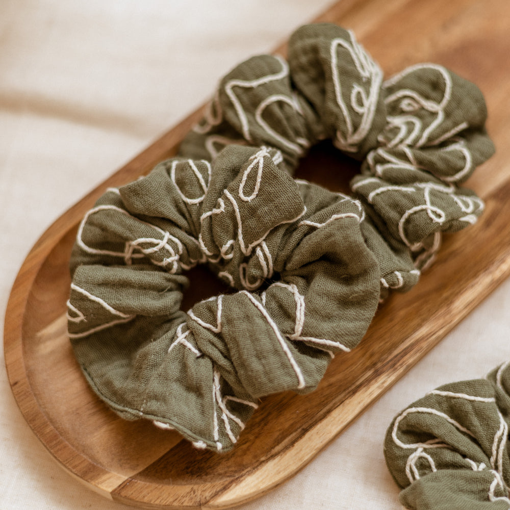 
                      
                        Wide Scrunchie / Embroidered Muslin - Olive
                      
                    