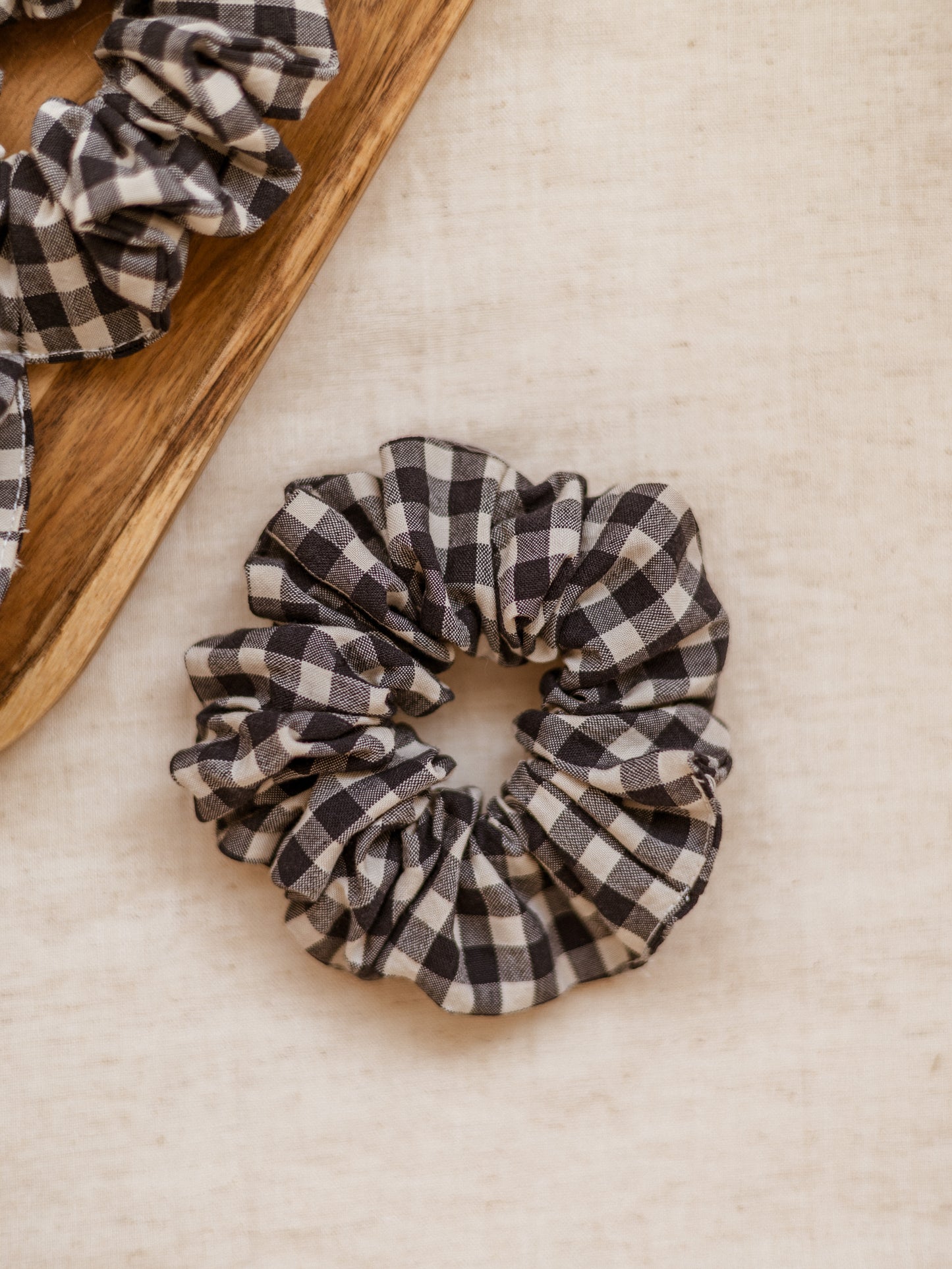 Wide Scrunchie / Checkers - Black