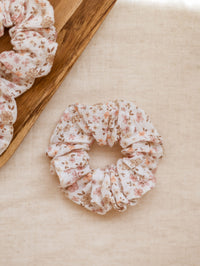 Širok scruchie / Floral Blush Gauze