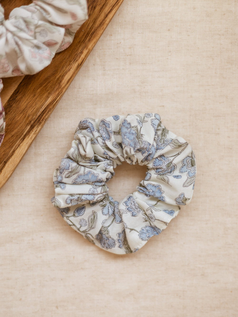 Wide Scrunchie / Paisley - Blue