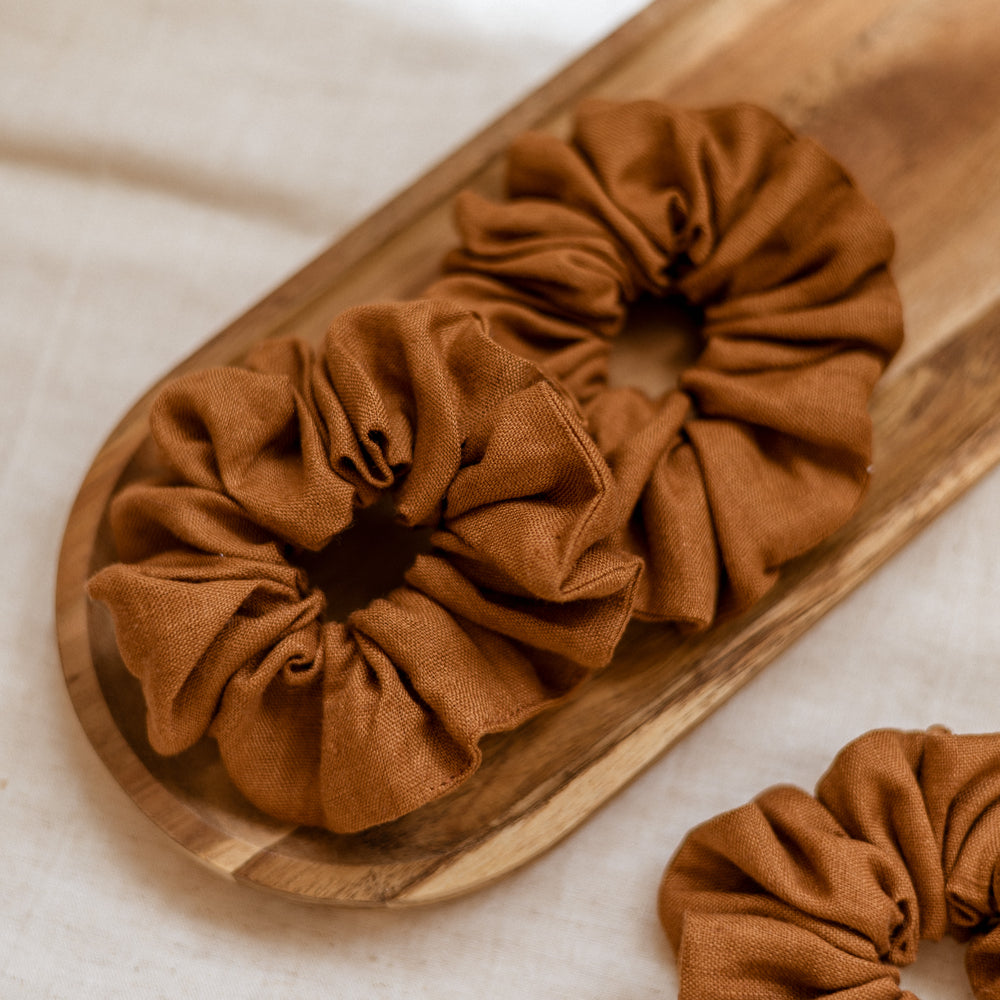 
                      
                        *Wide Scrunchie / Linen - Terracotta
                      
                    
