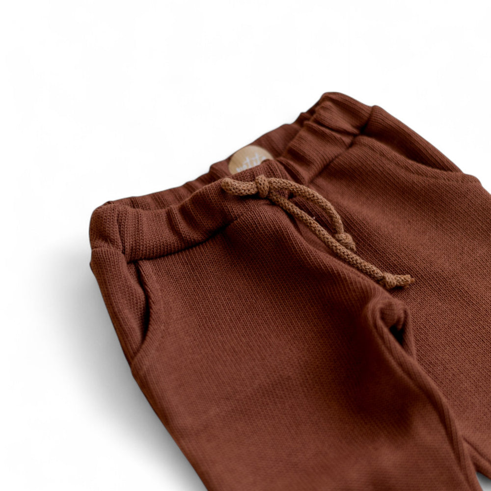 
                      
                        *Knit sweatpants / Dark rosewood
                      
                    