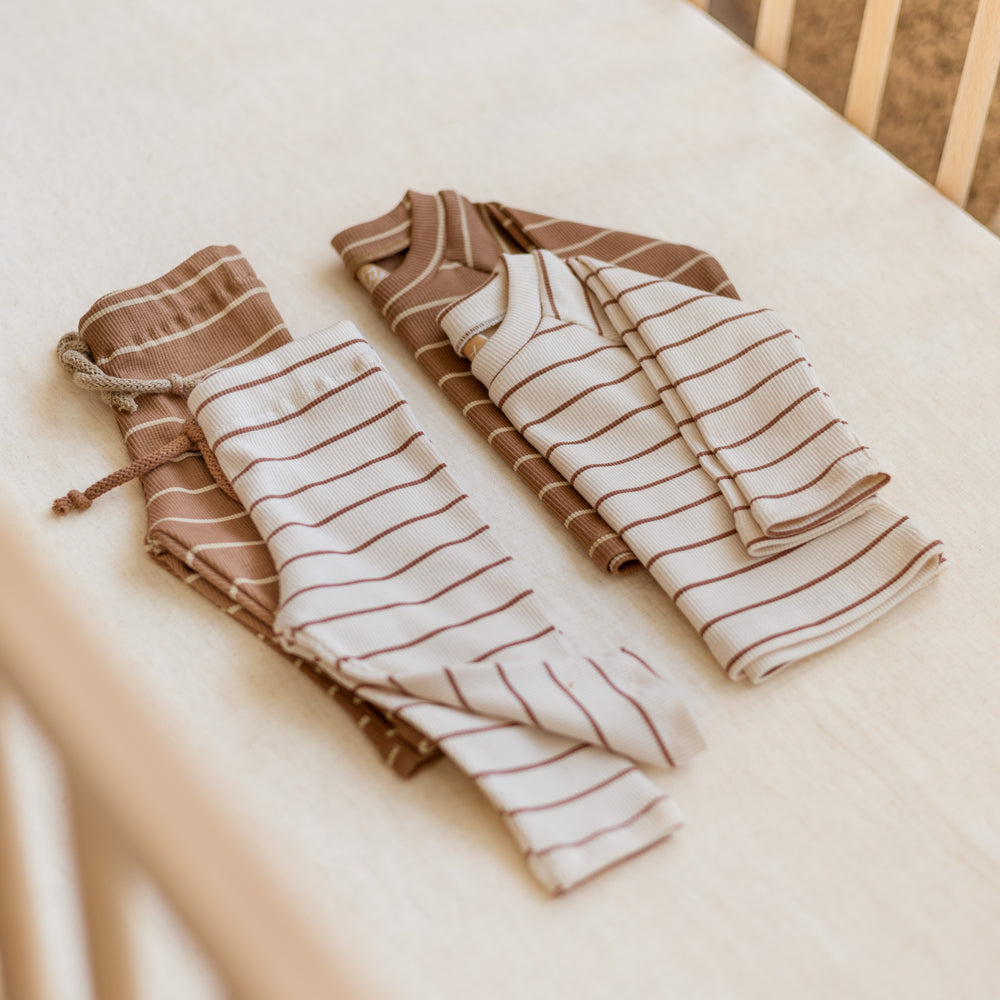 
                      
                        *Ribbed Leggings / Creamy + Stripes
                      
                    