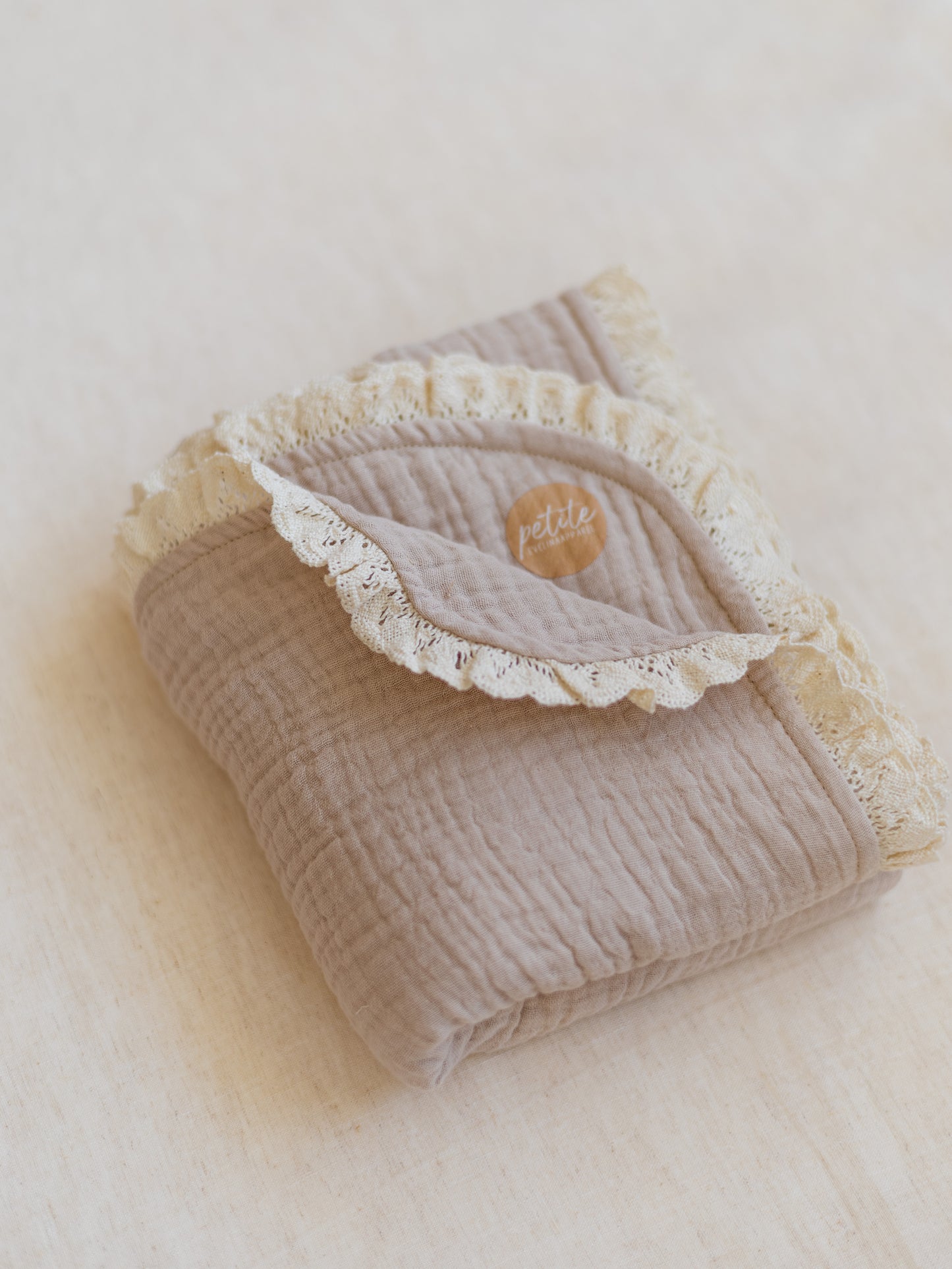 *Muslin Blanket / Light Beige + Lace
