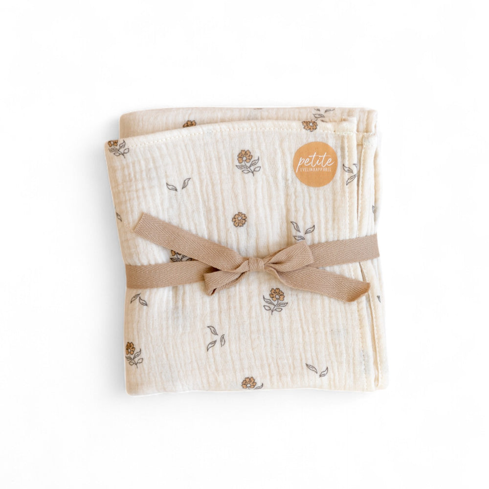*Baby Swaddle / Tiny Flowers & Lace