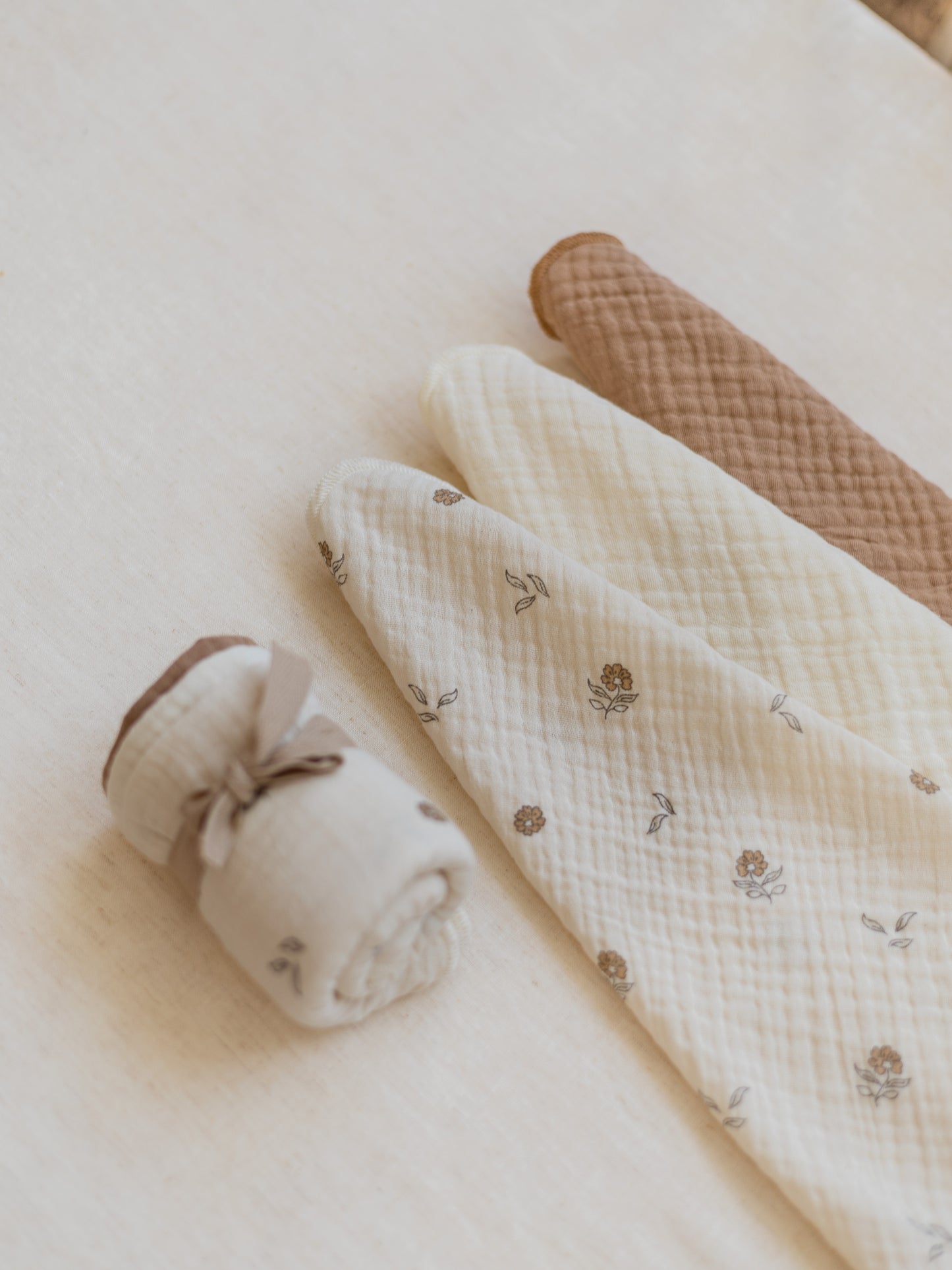 *Muslin Burp cloth set / Tiny Flowers