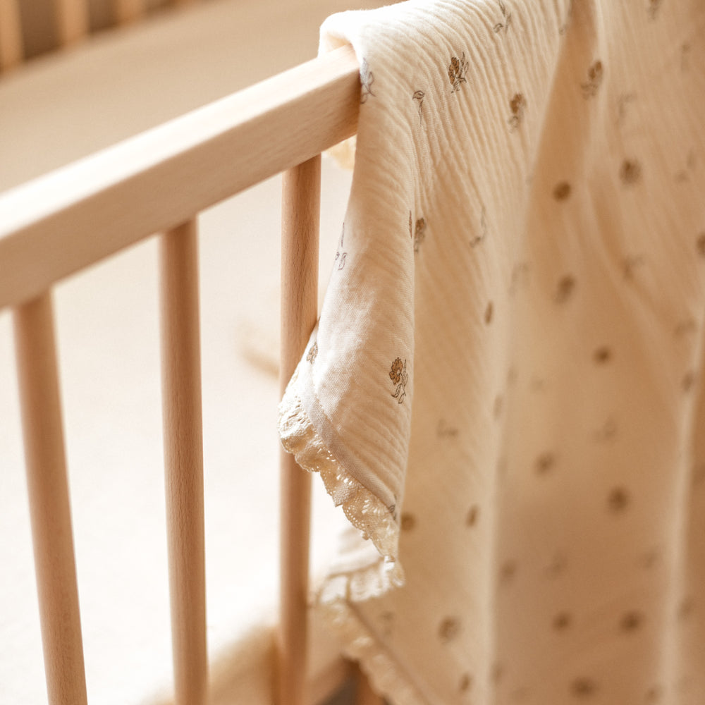 *Muslin Blanket / Tiny Flowers & Lace