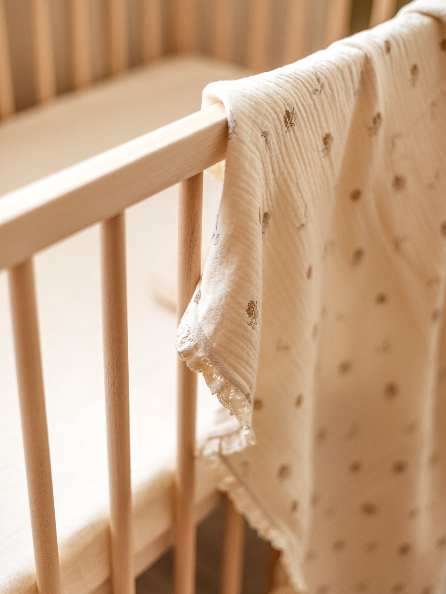 *Muslin Blanket / Tiny Flowers & Lace