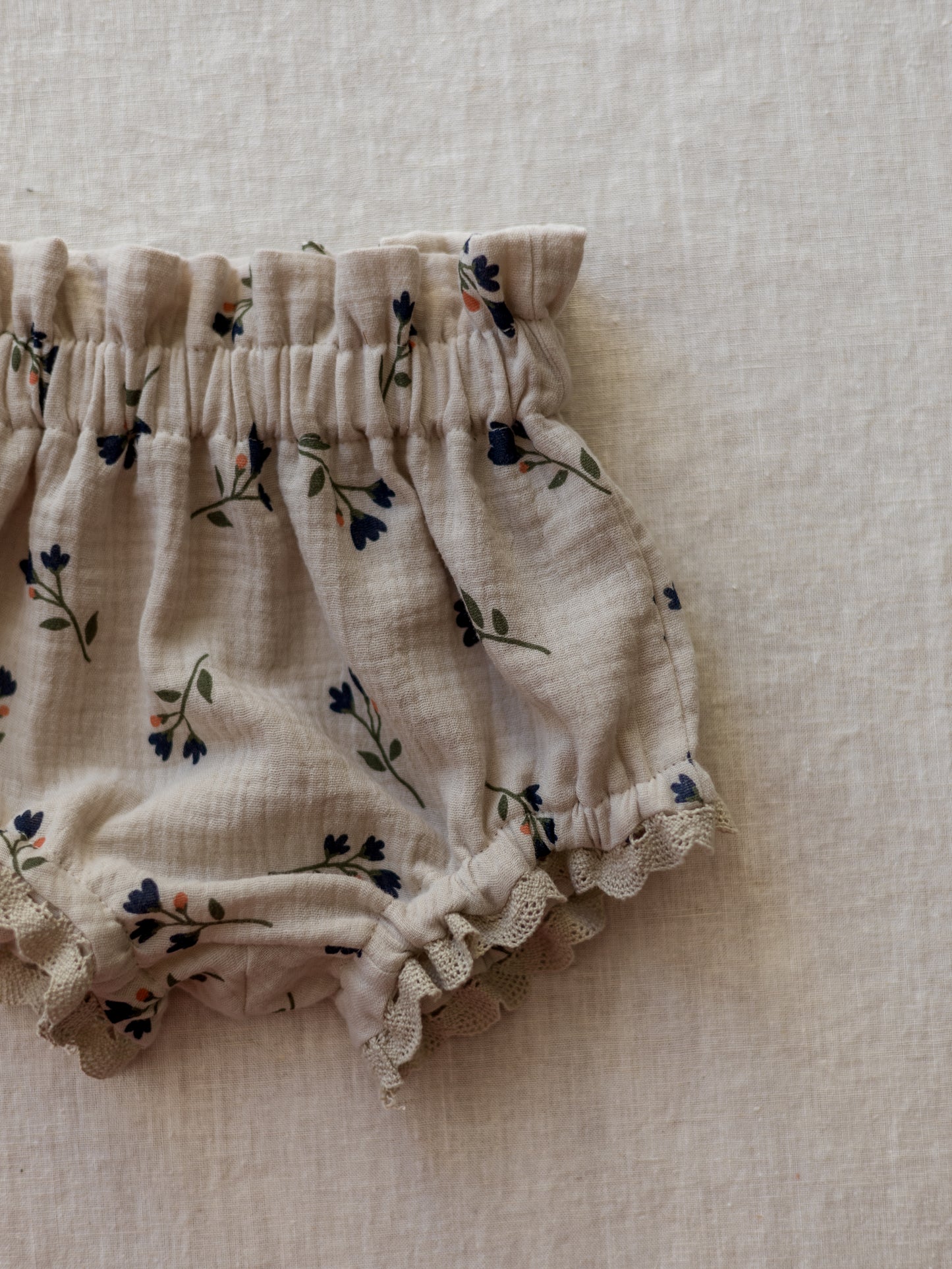 Bloomers / melange navy flowers & lace