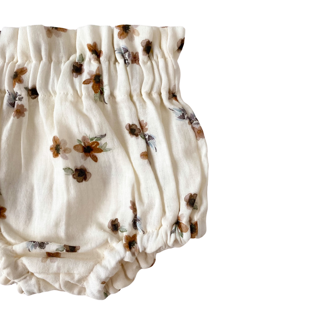 
                      
                        Bloomers / floral muslin - cream
                      
                    