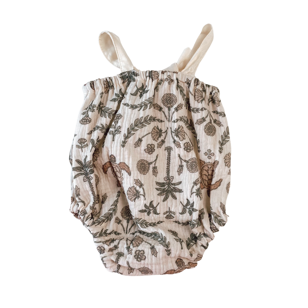 
                      
                        Muslin romper / oriental turtles
                      
                    