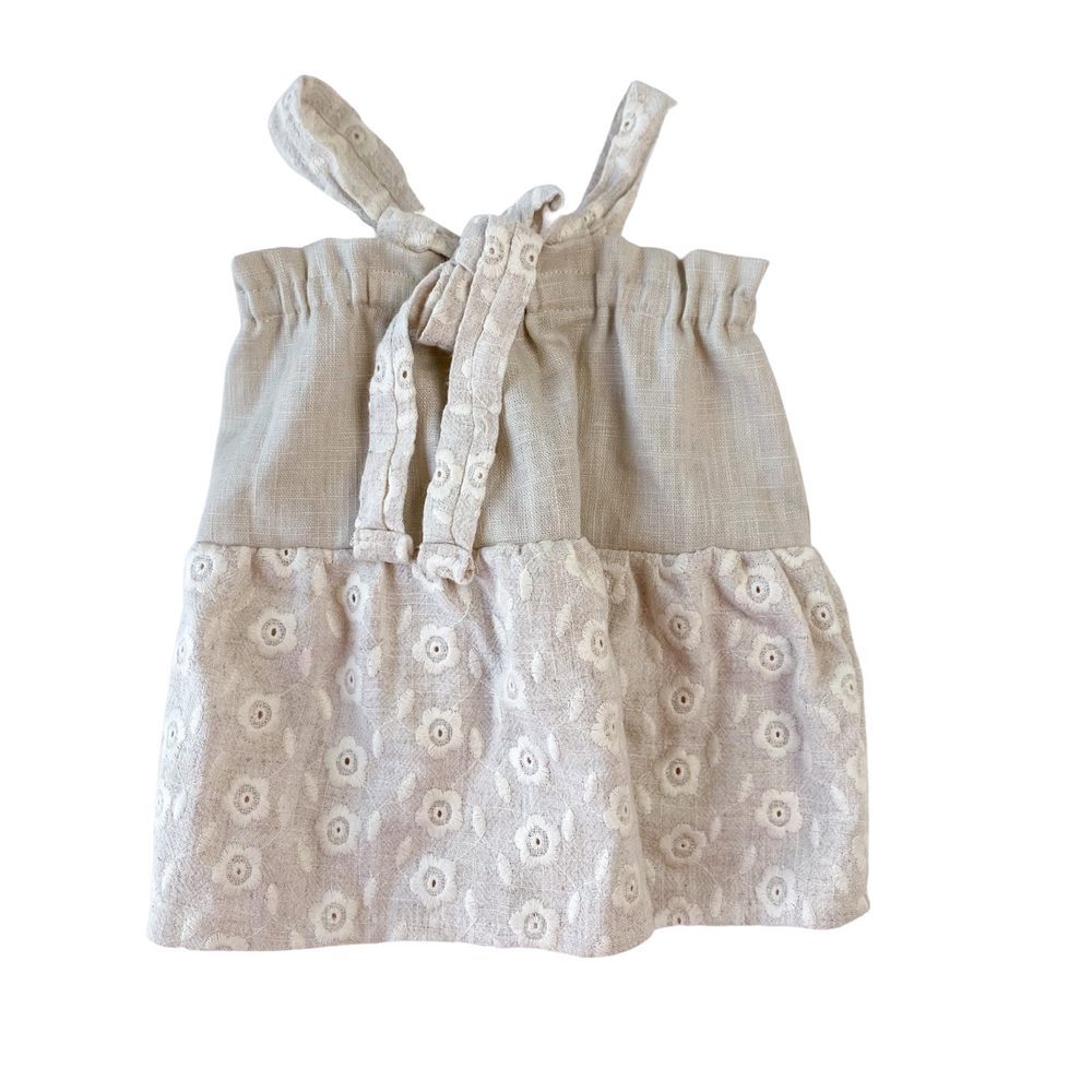 
                      
                        Baby linen dress / embroidered linen - ecru
                      
                    