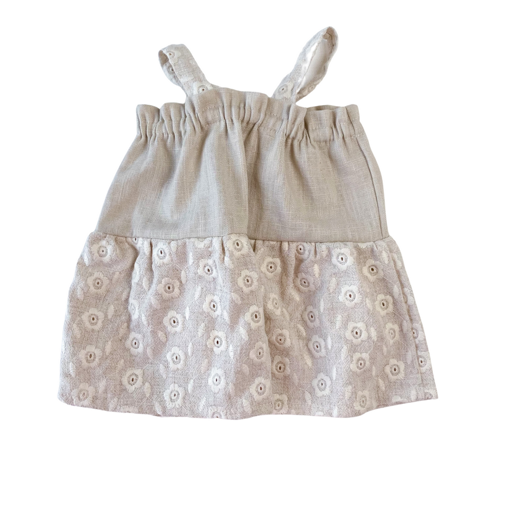 
                      
                        Baby linen dress / embroidered linen - ecru
                      
                    