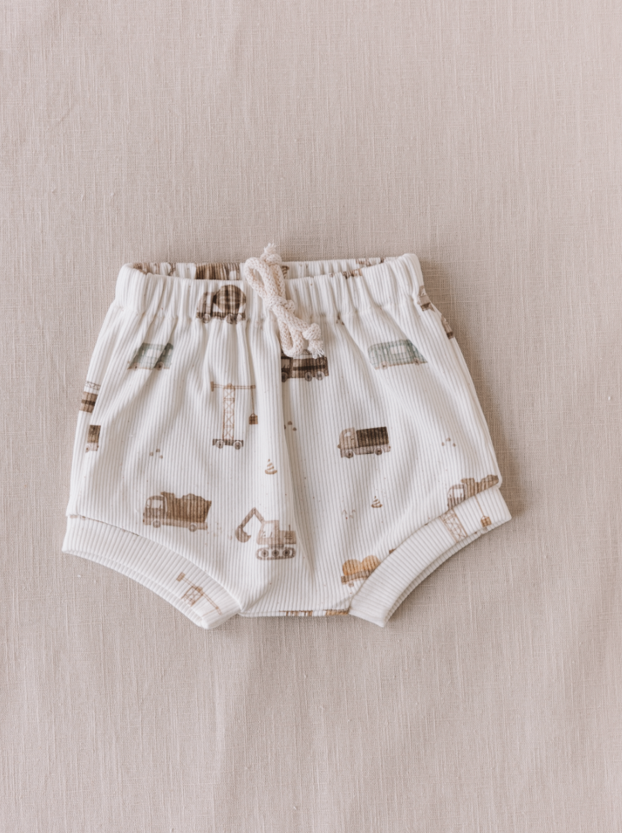 Baby boy shorts / ribbed cars & trucks