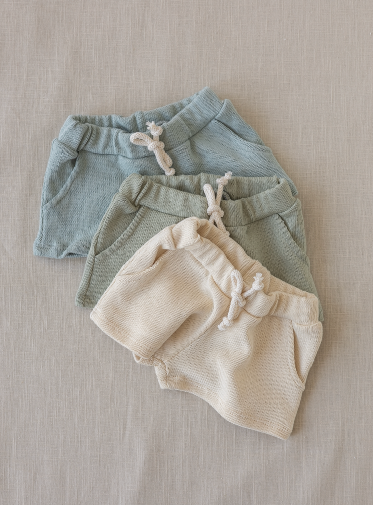 
                      
                        Knit shorts / pastel
                      
                    