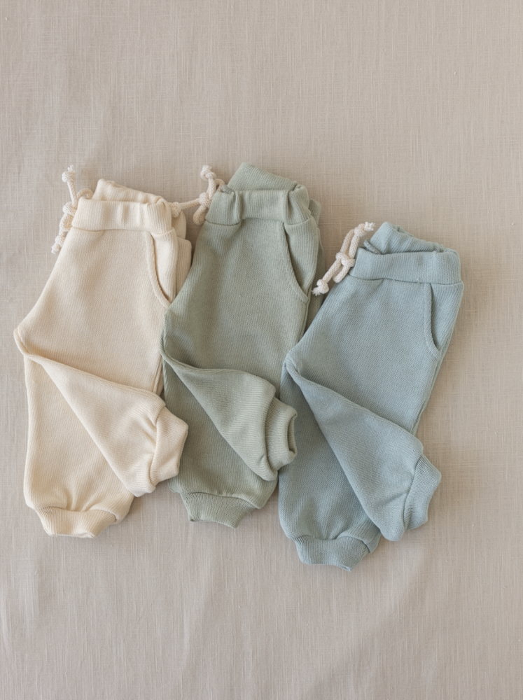 
                      
                        Knit sweatpants / pastel
                      
                    