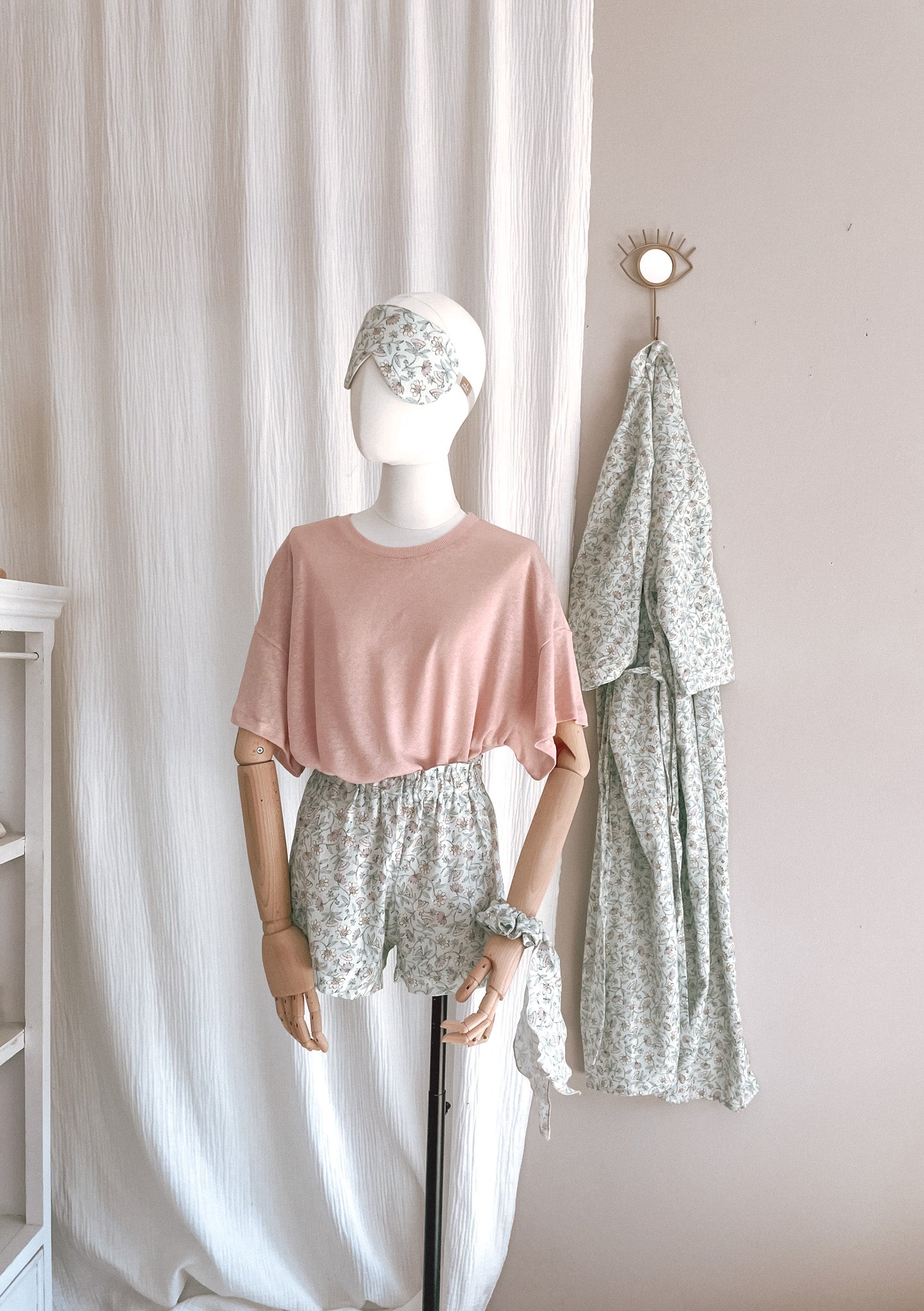Linen ruffle shorts / floral mint