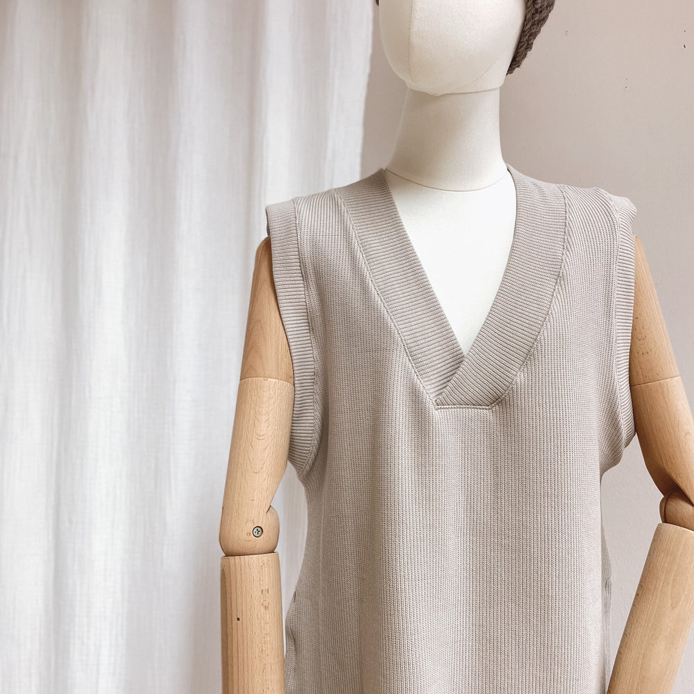 
                      
                        Oversized vest - cotton knit - creamy grey
                      
                    