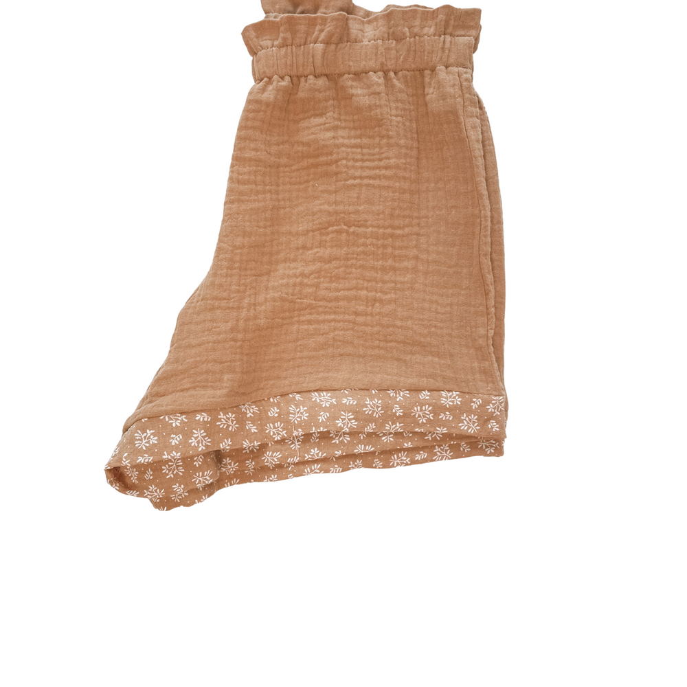 
                      
                        Muslin ruffle shorts / caramel
                      
                    