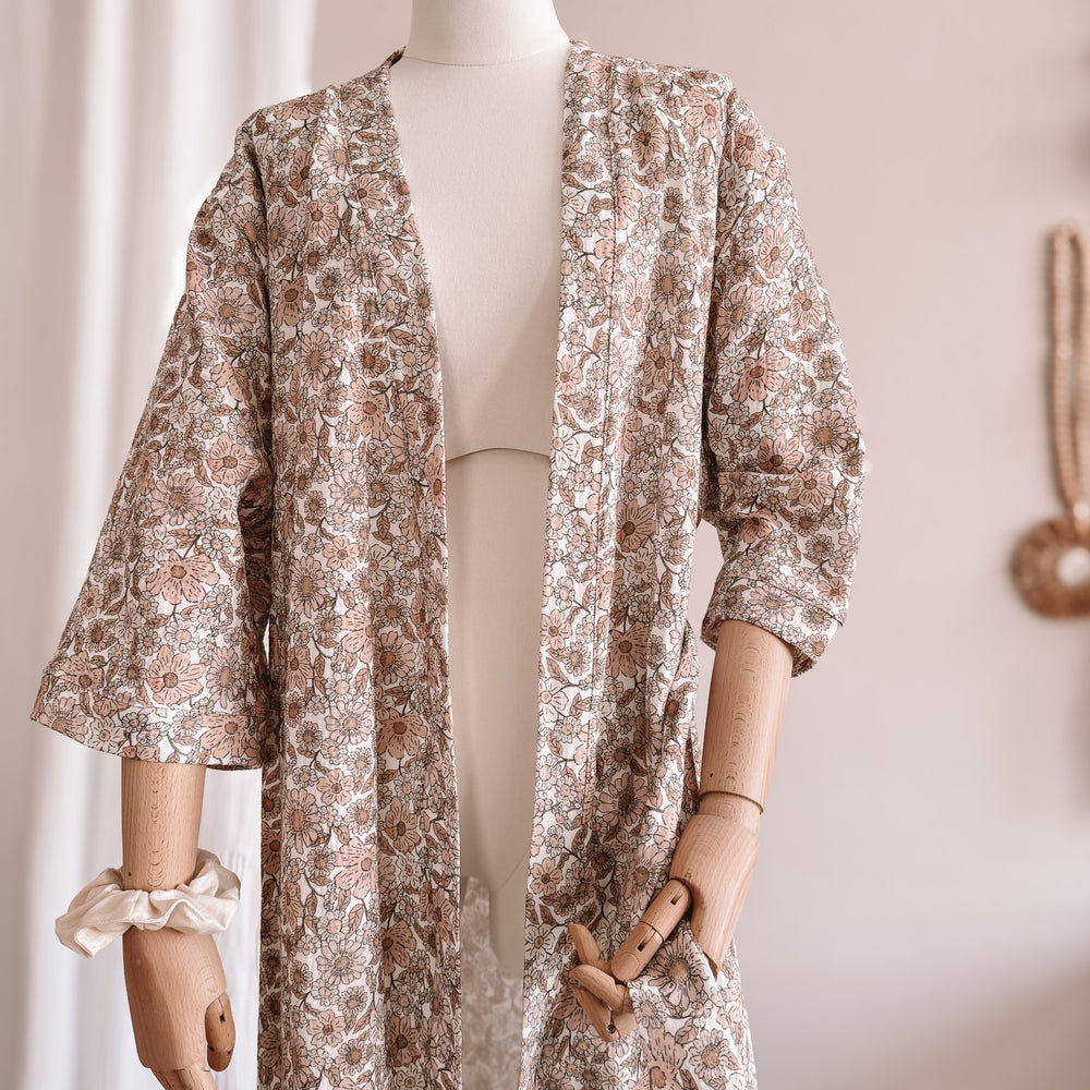 
                      
                        Muslin robe  / summer flowers
                      
                    