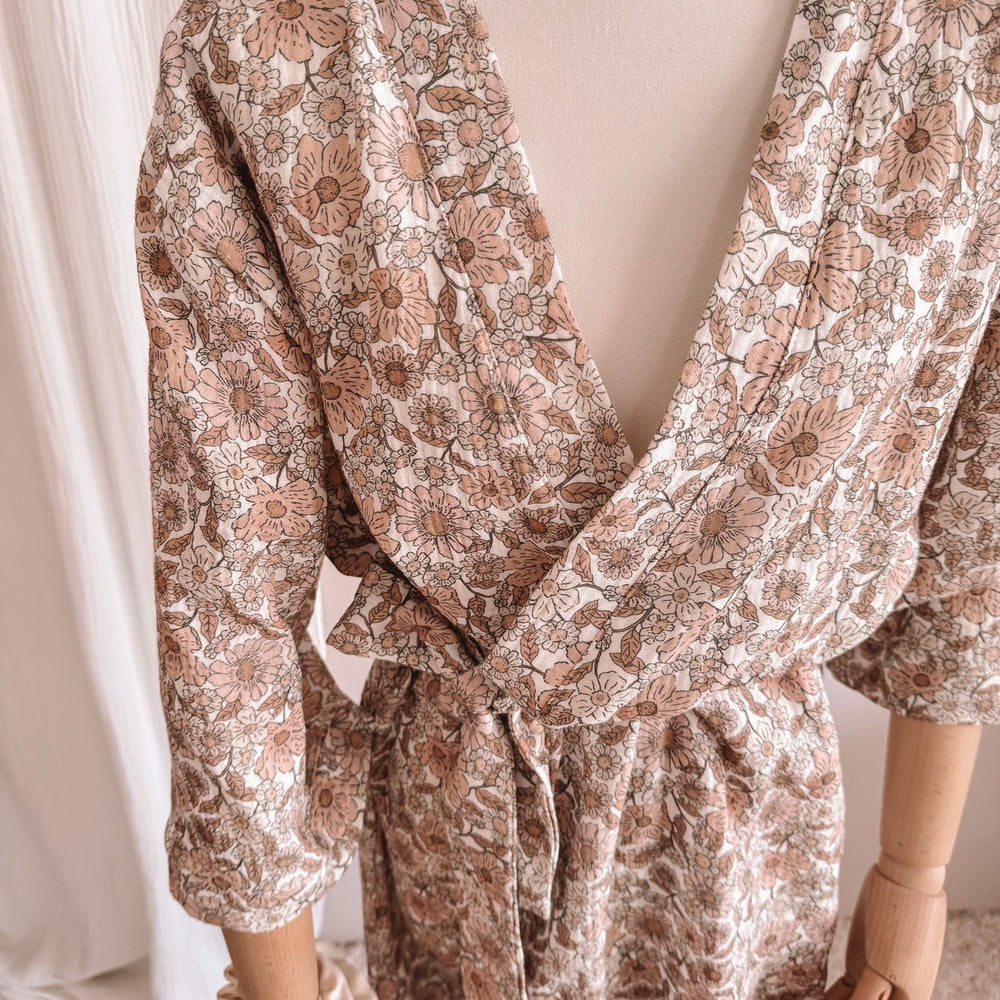 
                      
                        Muslin robe  / summer flowers
                      
                    