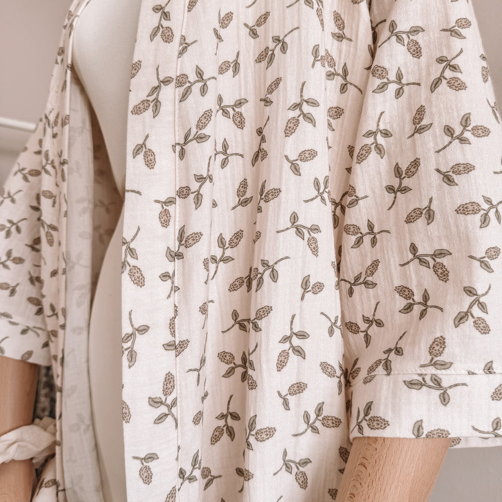 
                      
                        Muslin robe  / just floral
                      
                    