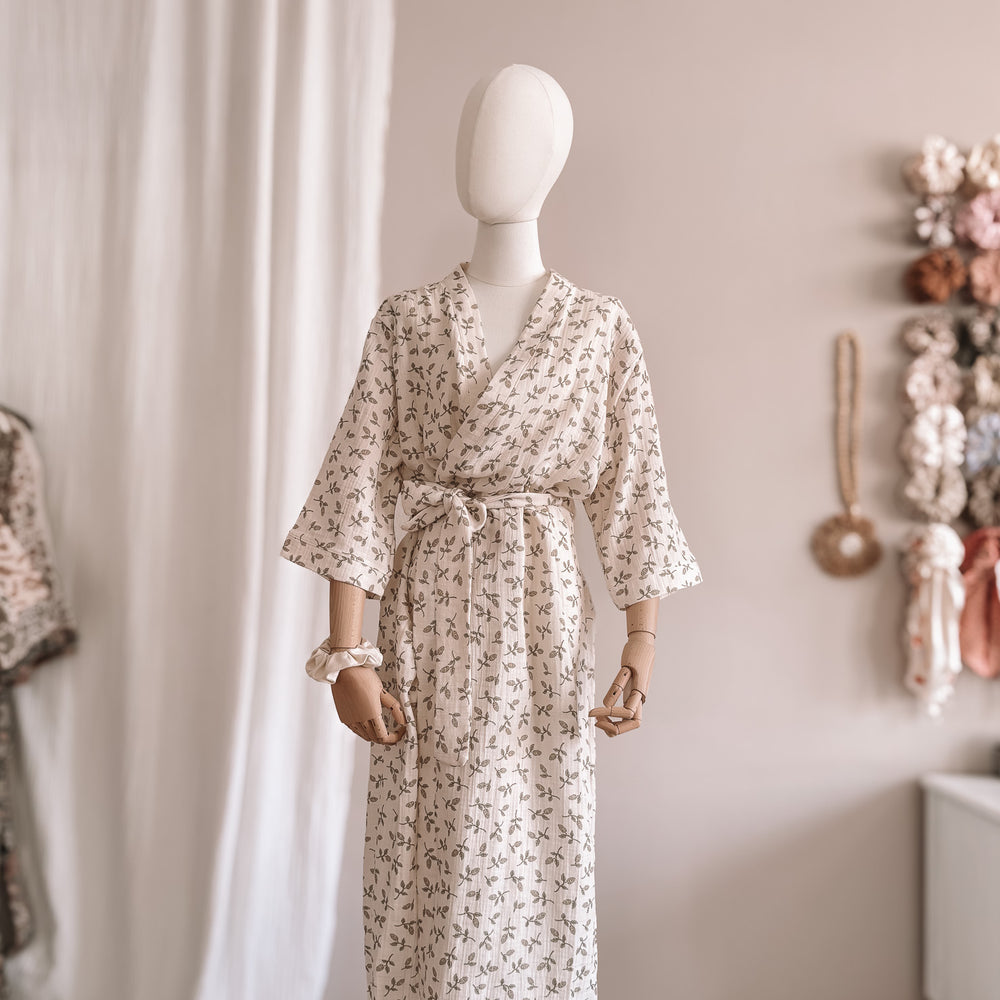 
                      
                        Muslin robe  / just floral
                      
                    