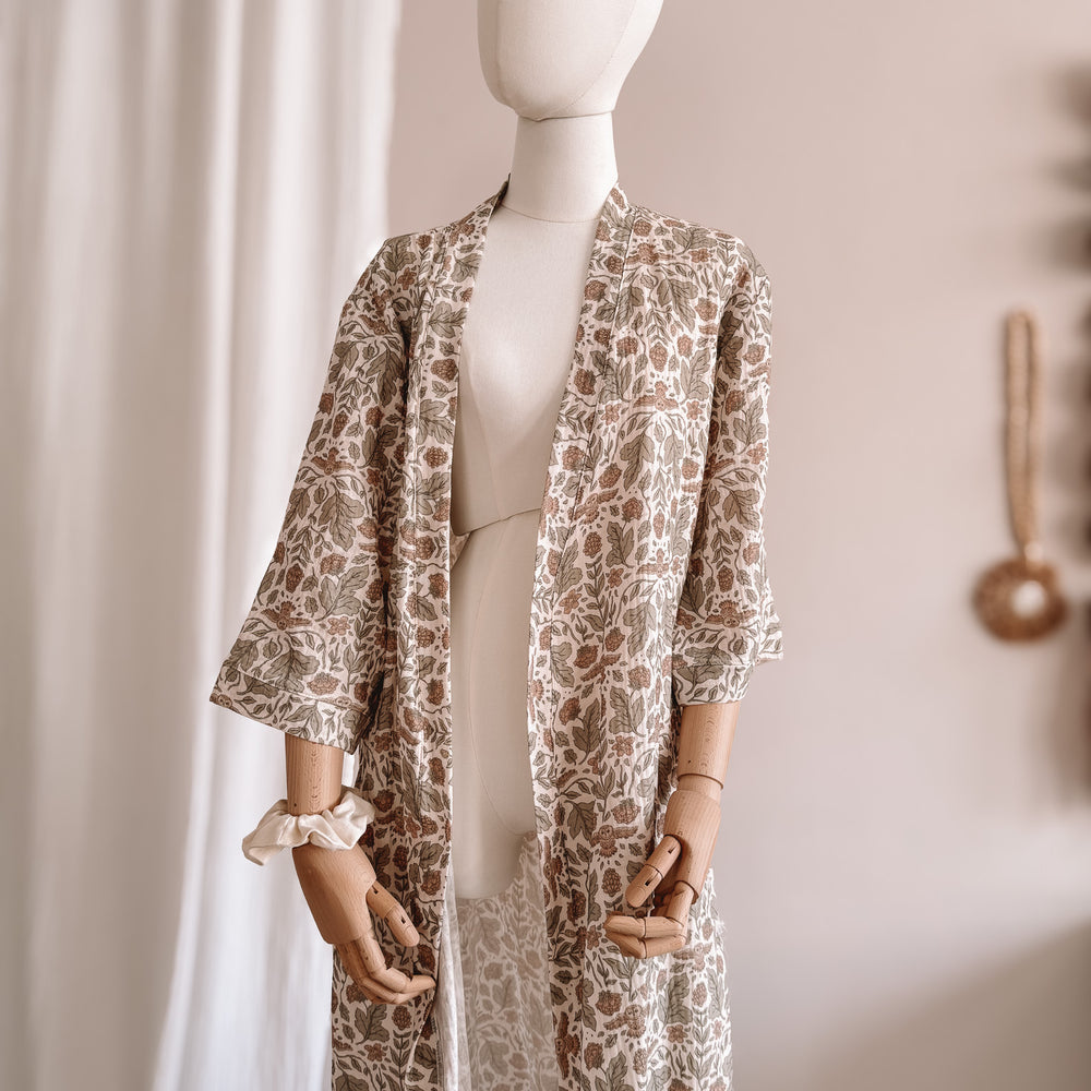 
                      
                        Muslin robe  / Botanical owls - ecru
                      
                    