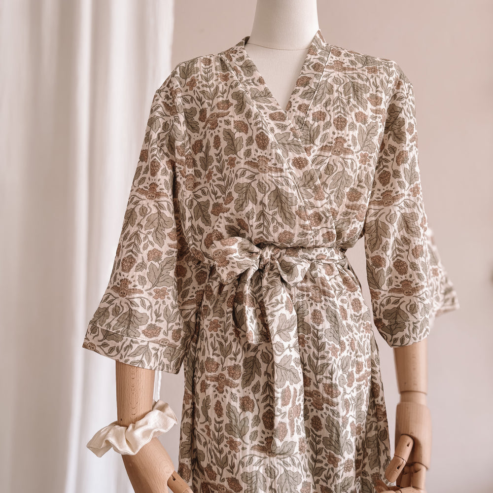 
                      
                        Muslin robe  / Botanical owls - ecru
                      
                    