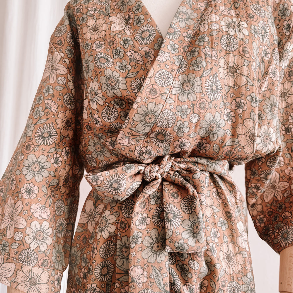 
                      
                        Muslin robe  / bold floral caramel
                      
                    