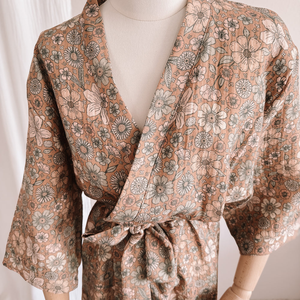 
                      
                        Muslin robe  / bold floral caramel
                      
                    